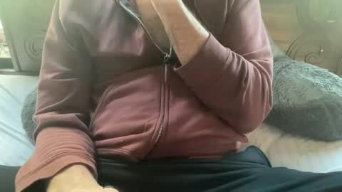 Snapshot of daddnextdoor chatting on 09-19-25, 12:28 daddnextdoor online show from 09-19-25, 12:28