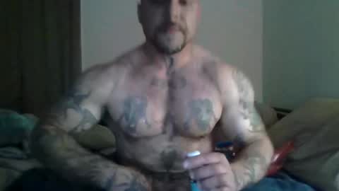 Snapshot of daddy640295 chatting on 06-13-26, 05:05 daddy640295 online show from 06-13-26, 05:05