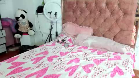 Ashley and Mike online show from 02-04-26, 12:49