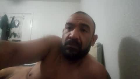 Snapshot of daddybe4r chatting on 04-10-26, 11:26 daddybe4r online show from 04-10-26, 11:26