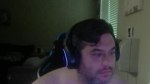 Snapshot of daddybody4u chatting on 05-17-26, 05:53 daddybody4u online show from 05-17-26, 05:53