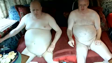 Snapshot of daddycubbyhubby chatting on 06-14-26, 03:52 Daddy online show from 06-14-26, 03:52