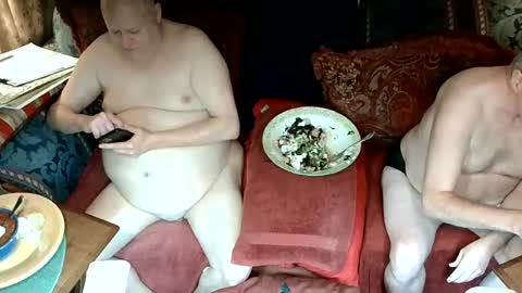 Snapshot of daddycubbyhubby chatting on 06-15-26, 02:58 Daddy online show from 06-15-26, 02:58