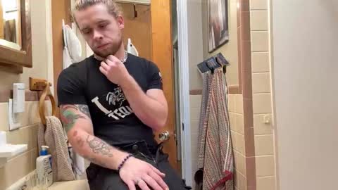 Snapshot of daddydaydrinkz chatting on 11-03-25, 06:58 DaddydayDrinkz online show from 11-03-25, 06:58