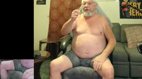 Snapshot of daddydom4fun chatting on 12-29-24, 01:34 Daddydom4fun online show from 12-29-24, 01:34