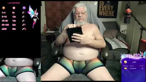 Snapshot of daddydom4fun chatting on 02-07-25, 11:45 Daddydom4fun online show from 02-07-25, 11:45
