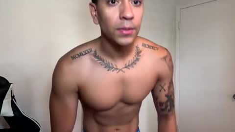 Snapshot of daddyfit95 chatting on 05-18-26, 04:57 daddyfit95 online show from 05-18-26, 04:57