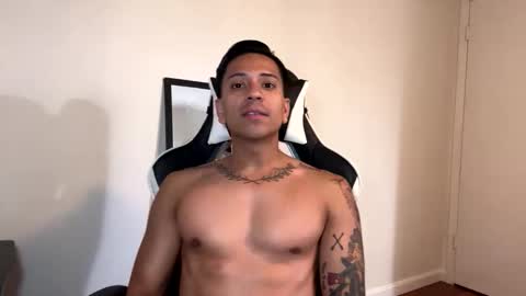 Snapshot of daddyfit95 chatting on 05-26-26, 04:30 daddyfit95 online show from 05-26-26, 04:30