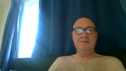 Snapshot of daddyhere4uall6 chatting on 10-21-25, 07:09 daddyhere4uall6 online show from 10-21-25, 07:09