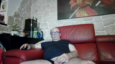 Snapshot of daddyhot2 chatting on 06-27-26, 11:10 daddyhot2 online show from 06-27-26, 11:10