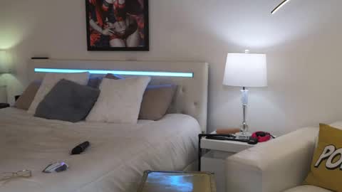 Sabrinna Bae online show from 12-16-24, 03:43