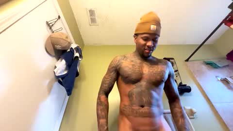 sexy tatted king bbc online show from 10-26-25, 01:28