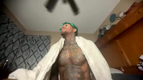 Snapshot of daddyjanimal chatting on 05-17-26, 09:17 sexy tatted king bbc online show from 05-17-26, 09:17