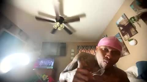 Snapshot of daddyjanimal chatting on 05-20-26, 11:49 sexy tatted king bbc online show from 05-20-26, 11:49