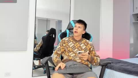 Snapshot of daddyrich4u chatting on 09-09-25, 02:33 daddyrich4u online show from 09-09-25, 02:33