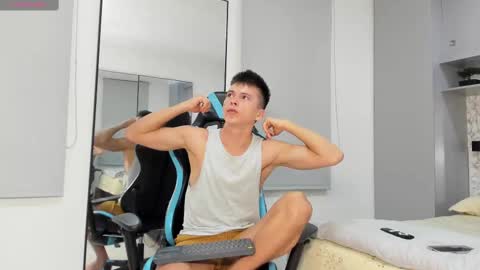 Snapshot of daddyrich4u chatting on 09-27-25, 12:48 daddyrich4u online show from 09-27-25, 12:48