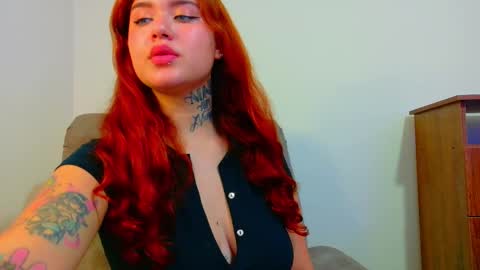 Snapshot of daddys_little_secrett chatting on 09-14-25, 01:38 Valen online show from 09-14-25, 01:38