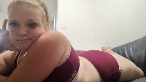 Snapshot of daddysbrat1990 chatting on 02-23-25, 09:22 SPhR3 FLs online show from 02-23-25, 09:22