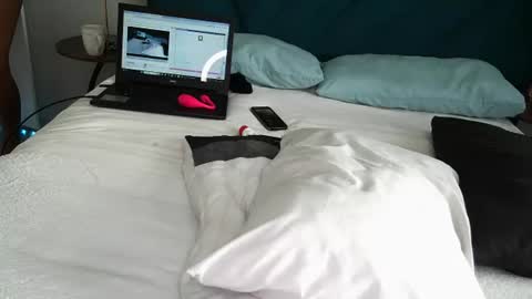 Snapshot of daddyslittleebony chatting on 07-25-26, 09:51 daddyslittleebony online show from 07-25-26, 09:51