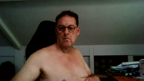 Snapshot of daddyspoenk chatting on 07-31-26, 11:20 Dannyspoenk online show from 07-31-26, 11:20