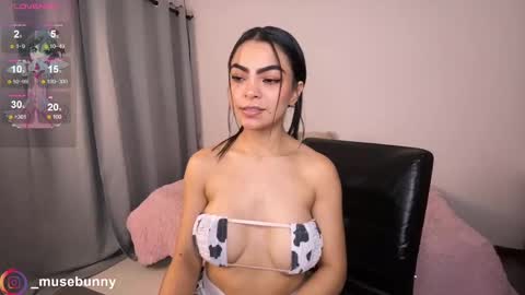 Sophie online show from 09-19-25, 01:51