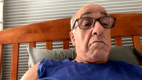Snapshot of daddyweis chatting on 09-19-25, 03:19 daddyweis online show from 09-19-25, 03:19
