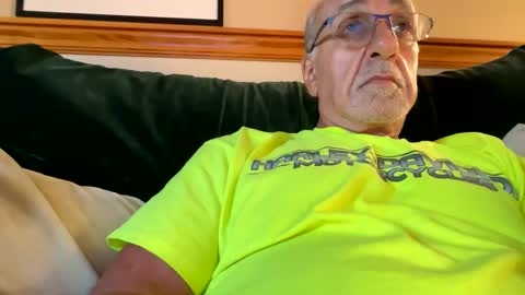 Snapshot of daddyweis chatting on 09-26-25, 08:57 daddyweis online show from 09-26-25, 08:57