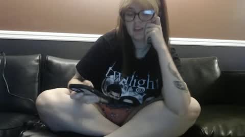 Snapshot of dadsdoll2 chatting on 03-30-26, 02:01 dadsdoll2 online show from 03-30-26, 02:01