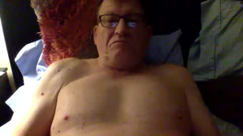 Snapshot of dadsuger60 chatting on 01-12-25, 12:01 dadsuger60 online show from 01-12-25, 12:01