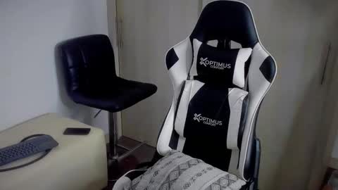 Allan Daf online show from 10-28-25, 04:05