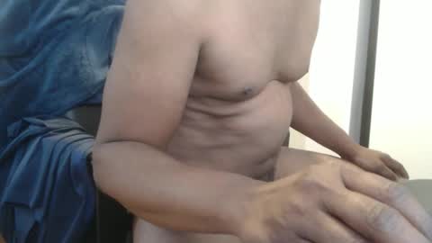 Snapshot of daffyduck71 chatting on 12-05-25, 02:14 daffyduck71 online show from 12-05-25, 02:14