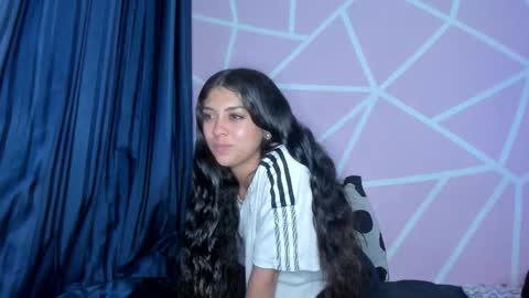 dafna lorens  online show from 12-22-25, 01:35