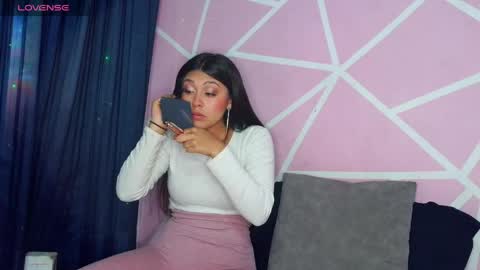 Snapshot of dafna_and_chriss chatting on 05-08-26, 02:28 dafna lorens online show from 05-08-26, 02:28