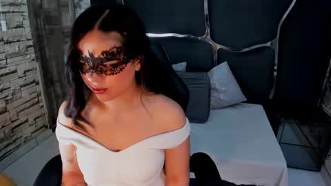 Dafne online show from 10-16-25, 04:57