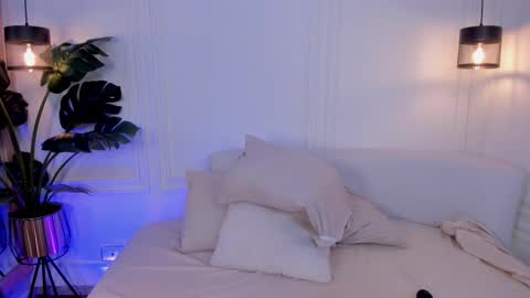 dafne_hillss online show from 11-09-25, 03:54