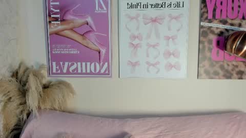 Snapshot of dafne_hillss chatting on 06-26-26, 11:25 dafne_hillss online show from 06-26-26, 11:25