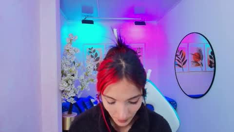 dafne huges online show from 10-27-25, 07:18