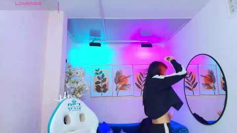 dafne huges online show from 11-14-25, 07:12