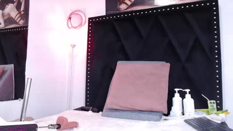 dafne_quenn online show from 02-15-25, 04:01