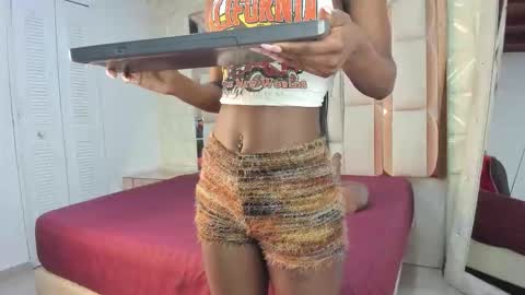 Dafnee online show from 10-20-25, 12:49