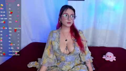 Snapshot of dafnemoon_1 chatting on 06-25-26, 05:12 Dafne Moon online show from 06-25-26, 05:12