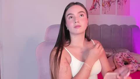 Dafne  online show from 11-25-25, 01:55