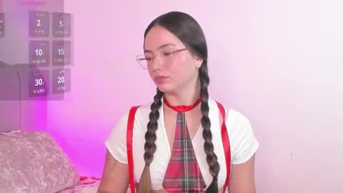 Dafne  online show from 12-15-25, 02:43