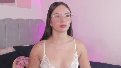 Dafne  online show from 01-06-26, 01:37