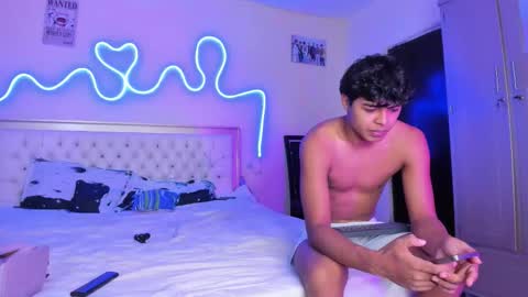 dafnezahiraa  online show from 12-19-25, 12:06