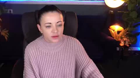 Dafni Mon online show from 11-19-25, 06:57