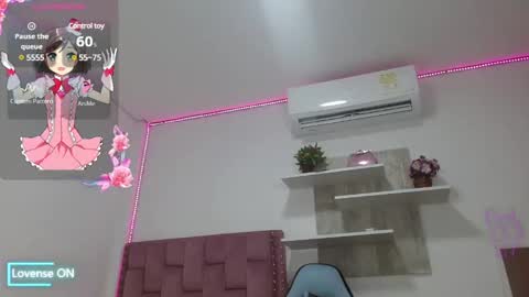 Snapshot of dafnnee_ross chatting on 02-08-25, 12:06 DAFNNE online show from 02-08-25, 12:06