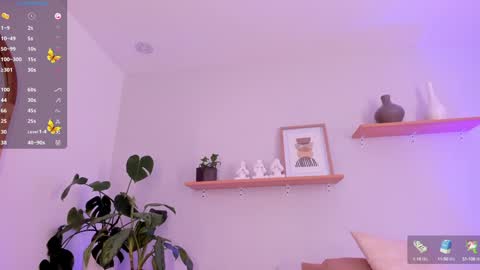 Snapshot of dahiana_cute_ chatting on 12-17-24, 08:34 Dahiana online show from 12-17-24, 08:34
