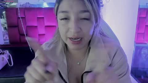 Dahiana  online show from 05-11-26, 02:45