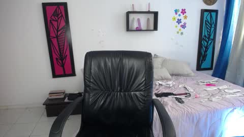 Dahiana online show from 02-15-25, 06:33